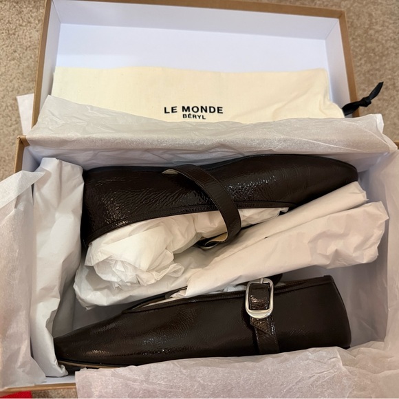 Le Monde Beryl Shoes - Le Monde Beryl Women's Black Loafers